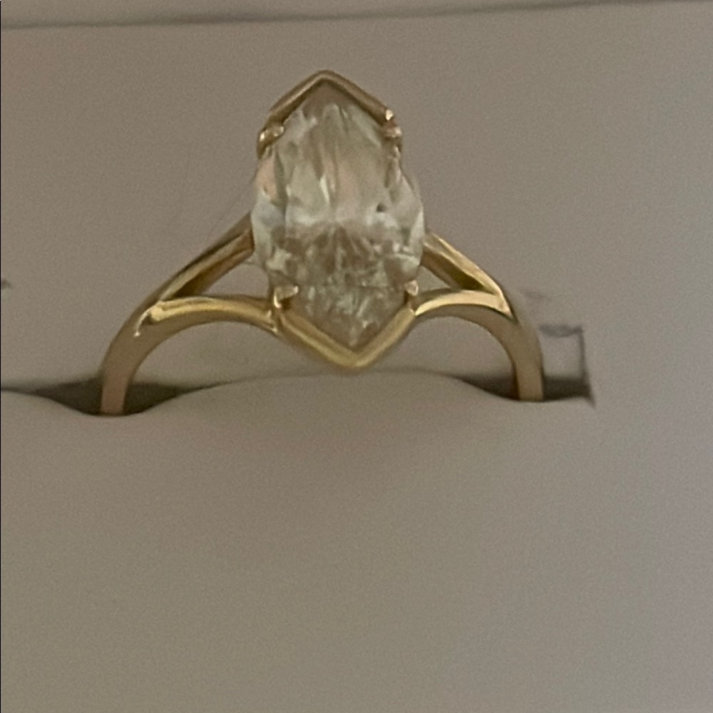 10 K Gold Ring with Clear ( strontium titanate)Stone Size 7